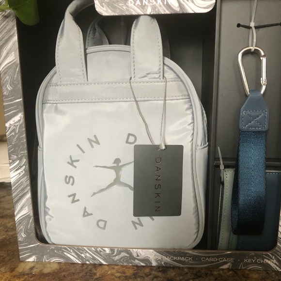 Danskin Small Backpack 🎒 Card Case Key 🔑 Chain Holiday Box 📦 Set NWT - Picture 5 of 9